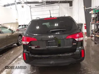 2015 Kia Sorento LX with VIN 5XYKTCA68FG616469, listed as a IAAI auction lot 41980440 with 122,350 mi miles. Bid and sale history available at carsss.com. Image 16.