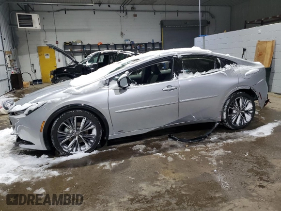 2024 Toyota Prius LE with VIN JTDADABU1R3015827, listed as a Copart auction lot 43621885 with 3,778 mi miles and Salvage Title. Bid and sale history available at carsss.com. Image 1.