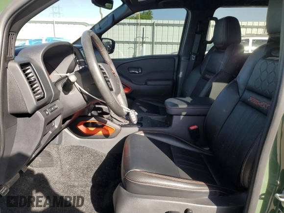 2023 Nissan Frontier SV z VIN 1N6ED1EK3PN622340, wystawiony jako Copart lot #56932345 z przebiegiem 13 234 mil mil oraz Szkoda całkowita • Salvage title. Historia ofert i sprzedaży dostępna na DreamBid. Obrazek 7.