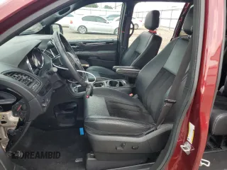 2018 Dodge Grand Caravan SXT z VIN 2C4RDGCG9JR138169, wystawiony jako Copart lot #55029105 z przebiegiem 52 782 mil mil oraz Szkoda całkowita • Salvage title. Historia ofert i sprzedaży dostępna na DreamBid. Obrazek 7.