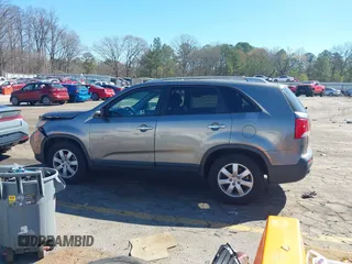 2012 Kia Sorento LX with VIN 5XYKTDA25CG235127, listed as a IAAI auction lot 41804019 with 176,000 mi miles. Bid and sale history available at carsss.com. Image 14.