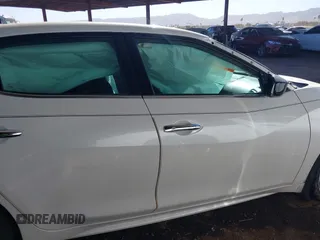 2018 Nissan Maxima SV with VIN 1N4AA6AP8JC386625, listed as a IAAI auction lot 41345154 with 44,441 mi miles and . Bid and sale history available at DreamBid. Image 13.