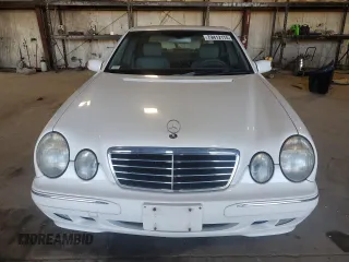 2000 Mercedes-Benz E-Class AWD with VIN WDBJF82J1YX029676, listed as a Copart auction lot 79412174 with 96,324 mi miles and Clean Title. Bid and sale history available at carsss.com. Image 5.