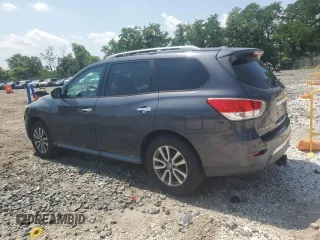 2014 Nissan Pathfinder S with VIN 5N1AR2MM7EC697185, listed as a Copart auction lot 63711745 with 137,153 mi miles and Clean title. Bid and sale history available at DreamBid. Image 2.