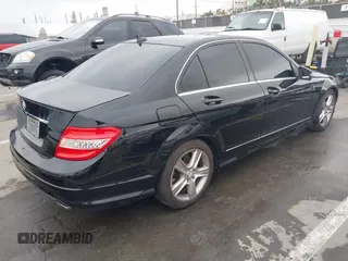 2011 Mercedes-Benz C 300 Sport z VIN WDDGF5EB1BA472313, wystawiony jako IAAI lot #42393658 z przebiegiem 161 373 mil mil oraz . Historia ofert i sprzedaży dostępna na DreamBid. Obrazek 4.