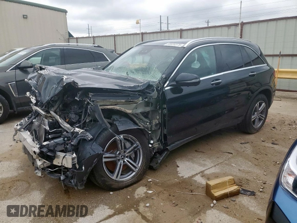 2022 Mercedes-Benz GLC 300 with VIN W1N0G8DBXNG114598, listed as a Copart auction lot 55828375 with 32,978 mi miles and Salvage title. Bid and sale history available at DreamBid. Image 1.