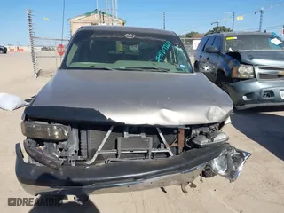2001 Chevrolet Silverado 1500 LT with VIN 2GCEC19T111309806, listed as a IAAI auction lot 41217267 with 137,612 mi miles. Bid and sale history available at carsss.com. Image 12.