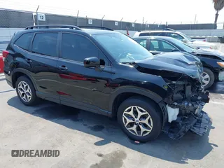 2023 Subaru Forester Premium z VIN JF2SKADC7PH438380, wystawiony jako IAAI lot #42736499 z przebiegiem 23 989 mil mil oraz . Historia ofert i sprzedaży dostępna na DreamBid. Obrazek 1.