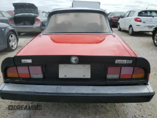 1984 Alfa Romeo Spider Veloce z VIN ZARBA5414E1020264, wystawiony jako Copart lot #75438954 z przebiegiem Nie podano mil oraz Nie do naprawy • Non repairable. Historia ofert i sprzedaży dostępna na DreamBid. Obrazek 6.