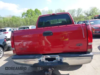 2002 Ford F-250 XL с VIN 1FTNW21F92EC27048, выставлен на аукционе IAAI как лот 42016383 с пробегом 179 671 миль миль и . История ставок и продаж доступна на DreamBid. Изображение 17.