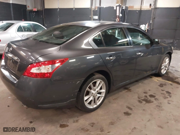 2009 Nissan Maxima 3.5 SV with VIN 1N4AA51E09C821755, listed as a IAAI auction lot 42016487 with 118,459 mi miles. Bid and sale history available at carsss.com. Image 4.