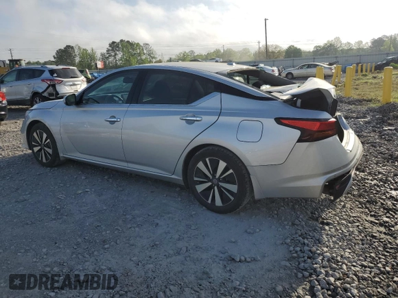 2020 Nissan Altima SV z VIN 1N4BL4DV7LC276231, wystawiony jako Copart lot #51914685 z przebiegiem 65 687 mil mil oraz Szkoda całkowita • Salvage title. Historia ofert i sprzedaży dostępna na DreamBid. Obrazek 2.