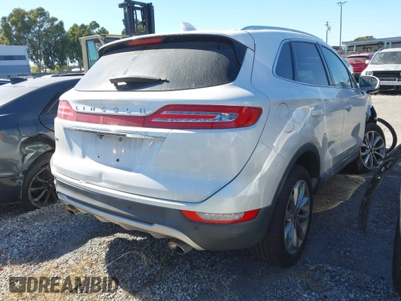 2019 Lincoln MKC Select with VIN 5LMCJ2C96KUL02641, listed as a IAAI auction lot 42303586 with 101,529 mi miles and . Bid and sale history available at DreamBid. Image 4.