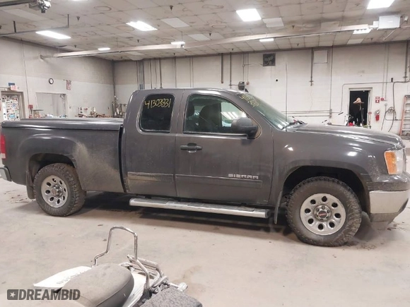 2011 GMC Sierra 1500 SLE with VIN 1GTR2VE34BZ115717, listed as a IAAI auction lot 41303831 with 124,121 mi miles. Bid and sale history available at carsss.com. Image 13.