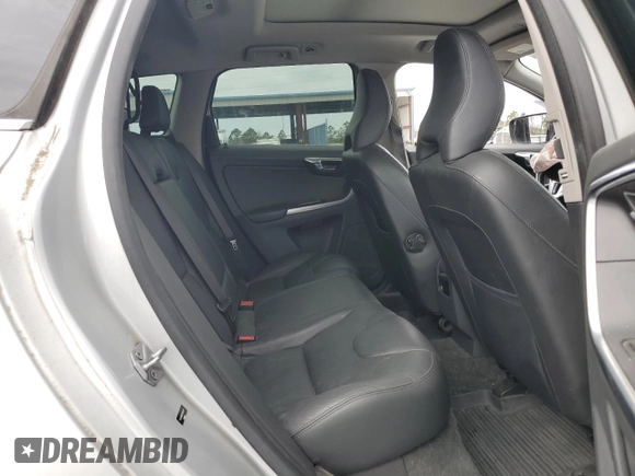 2015 Volvo XC60 T5 Drive-E Premier z VIN YV440MDB5F2563527, wystawiony jako Copart lot #46105675 z przebiegiem 85 891 mil mil oraz Szkoda całkowita • Salvage title. Historia ofert i sprzedaży dostępna na DreamBid. Obrazek 11.