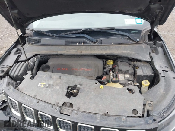 2018 Jeep Compass Altitude with VIN 3C4NJDBB2JT108035, listed as a IAAI auction lot 42013400 with 179,886 mi miles and . Bid and sale history available at carsss.com. Image 10.
