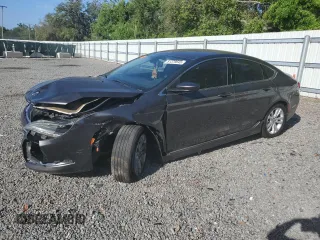 2015 Chrysler 200 Limited z VIN 1C3CCCAB4FN597952, wystawiony jako Copart lot #51379645 z przebiegiem 157 945 mil mil oraz Szkoda całkowita • Salvage title. Historia ofert i sprzedaży dostępna na DreamBid. Obrazek 1.