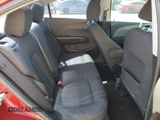 2017 Chevrolet Sonic LT z VIN 1G1JD5SH1H4127331, wystawiony jako Copart lot #52709905 z przebiegiem 73 810 mil mil oraz Szkoda całkowita • Salvage title. Historia ofert i sprzedaży dostępna na DreamBid. Obrazek 10.