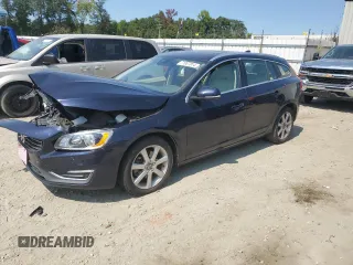 2016 Volvo V60 T5 Drive-E Premier with VIN YV140MEK4G1293306, listed as a Copart auction lot 71007814 with 177,999 mi miles and Salvage Title. Bid and sale history available at carsss.com. Image 1.