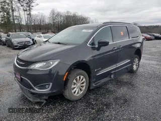2017 Chrysler Pacifica Touring L with VIN 2C4RC1BG3HR583146, listed as a Copart auction lot 41640675 with 90,536 mi miles and Salvage Title. Bid and sale history available at DreamBid. Image 1.