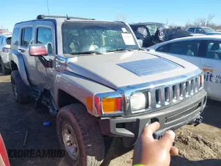 2006 Hummer H3 with VIN 5GTDN136368131208, listed as a IAAI auction lot 41680212 with 165,525 mi miles. Bid and sale history available at carsss.com. Image 1.