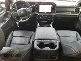 2024 Ford F-250 XL z VIN 1FT8W2BT7RED61911, wystawiony jako Copart lot #52727725 z przebiegiem 32 150 mil mil oraz Szkoda całkowita • Salvage title. Historia ofert i sprzedaży dostępna na DreamBid. Obrazek 8.