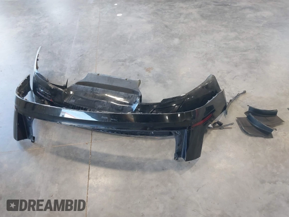 2025 Land Rover Range Rover Velar Dynamic SE с VIN SALYL2EX3SA398189, выставлен на аукционе IAAI как лот 42806050 с пробегом 29 765 миль миль и . История ставок и продаж доступна на DreamBid. Изображение 12.