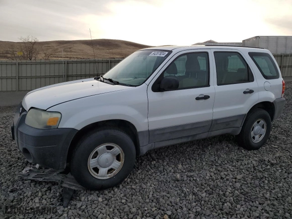 2007 Ford Escape XLS with VIN 1FMYU92Z37KA03346, listed as a Copart auction lot 84207824 with 181,969 mi miles and Clean Title. Bid and sale history available at carsss.com. Image 1.