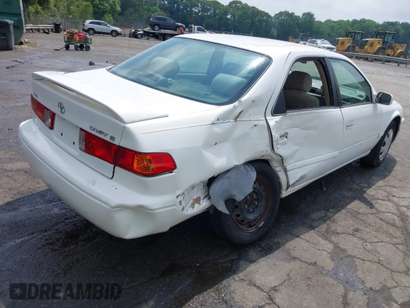 2001 Toyota Camry CE z VIN 4T1BG22KX1U767696, wystawiony jako IAAI lot #42271803 z przebiegiem 130 927 mil mil oraz . Historia ofert i sprzedaży dostępna na DreamBid. Obrazek 4.