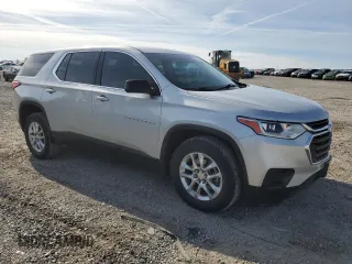 2021 Chevrolet Traverse LS z VIN 1GNERFKW9MJ226920, wystawiony jako Copart lot #53464255 z przebiegiem 75 609 mil mil oraz Szkoda całkowita • Salvage title. Historia ofert i sprzedaży dostępna na DreamBid. Obrazek 4.