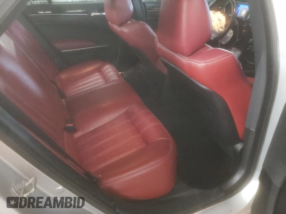 2020 Chrysler 300 S z VIN 2C3CCABT4LH187457, wystawiony jako Copart lot #83415084 z przebiegiem 59 900 mil mil oraz Szkody całkowita. Historia ofert i sprzedaży dostępna na DreamBid. Obrazek 10.