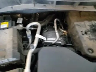 2023 Chevrolet Silverado 1500 Work Truck z VIN 3GCNAAEKXPG347229, wystawiony jako Copart lot #86665605 z przebiegiem 100 310 mil mil oraz Czysty tytuł • Clean title. Historia ofert i sprzedaży dostępna na DreamBid. Obrazek 13.