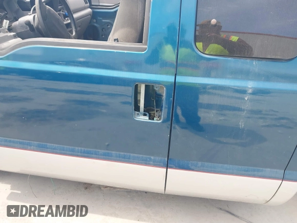 2000 Ford F-250 XL with VIN 1FTNX20F0YED11234, listed as a IAAI auction lot 42059492 with 18,500 mi miles and . Bid and sale history available at DreamBid. Image 12.