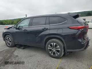 2021 Toyota Highlander XLE with VIN 5TDGZRBH9MS106817, listed as a Copart auction lot 58794845 with 57,365 mi miles and Salvage title. Bid and sale history available at DreamBid. Image 2.