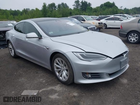 2018 Tesla Model S 75D с VIN 5YJSA1E26JF264767, выставлен на аукционе IAAI как лот 42434614 с пробегом 38 054 миль миль и . История ставок и продаж доступна на DreamBid. Изображение 1.