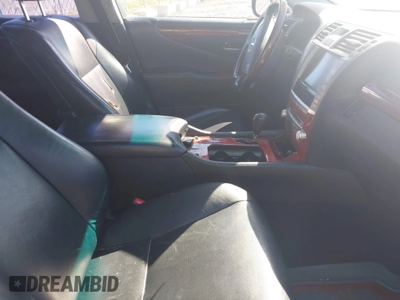 2011 Lexus LS 460 z VIN JTHCL5EF5B5010512, wystawiony jako IAAI lot #42166304 z przebiegiem 184 162 mil mil oraz . Historia ofert i sprzedaży dostępna na DreamBid. Obrazek 5.