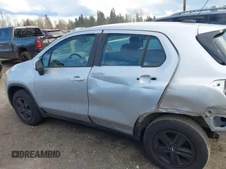 2020 Chevrolet Trax LS with VIN 3GNCJNSB5LL202191, listed as a IAAI auction lot 41885136 with 43,734 mi miles. Bid and sale history available at carsss.com. Image 15.