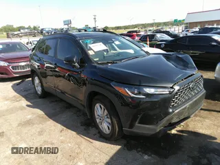 2023 Toyota Corolla Cross LE z VIN 7MUCAAAG4PV043720, wystawiony jako IAAI lot #36955746 z przebiegiem Nie podano mil oraz . Historia ofert i sprzedaży dostępna na DreamBid. Obrazek 1.