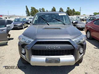2018 Toyota 4Runner SR5 z VIN JTEBU5JR6J5564680, wystawiony jako Copart lot #58847355 z przebiegiem 96 632 mil mil oraz Szkoda całkowita • Salvage title. Historia ofert i sprzedaży dostępna na DreamBid. Obrazek 5.