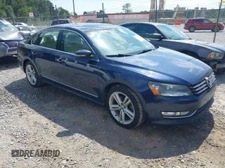 2013 Volkswagen Passat SE z VIN 1VWBN7A34DC035637, wystawiony jako IAAI lot #42362830 z przebiegiem 149 981 mil mil oraz . Historia ofert i sprzedaży dostępna na DreamBid. Obrazek 1.