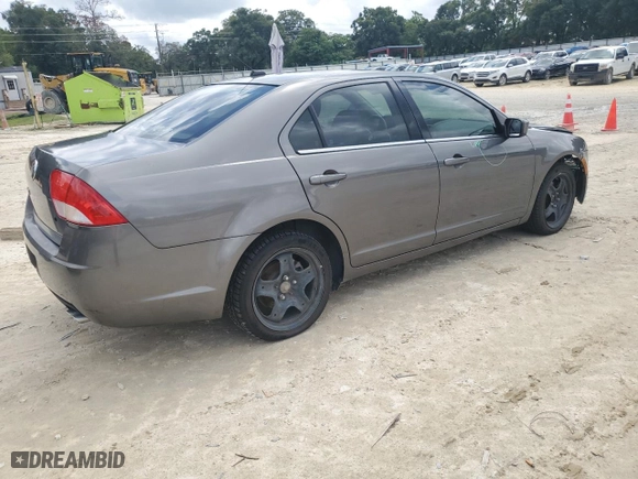 2010 Mercury Milan with VIN 3MEHM0HAXAR636042, listed as a Copart auction lot 70414394 with 118,524 mi miles and Salvage Title. Bid and sale history available at carsss.com. Image 3.