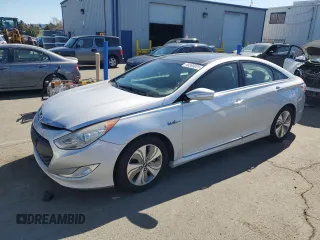 2015 Hyundai Sonata Hybrid Limited with VIN KMHEC4A4XFA051851, listed as a Copart auction lot 48308025 with 304,382 mi miles and Clean Title. Bid and sale history available at carsss.com. Image 1.
