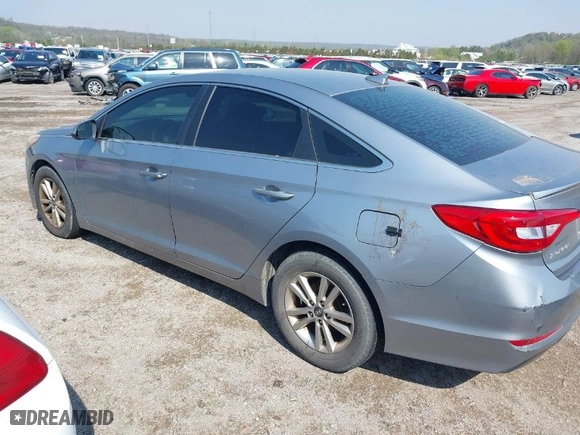 2015 Hyundai Sonata 2.4L SE with VIN 5NPE24AF2FH022216, listed as a IAAI auction lot 41983812 with 205,174 mi miles. Bid and sale history available at carsss.com. Image 3.