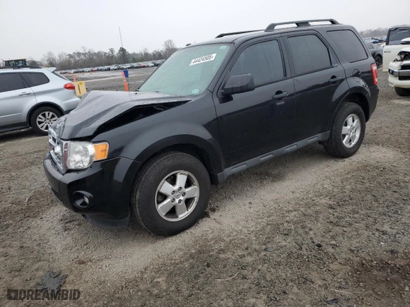 2011 Ford Escape XLT with VIN 1FMCU9DG5BKB23230, listed as a Copart auction lot 44424505 with 182,291 mi miles and Salvage Title. Bid and sale history available at carsss.com. Image 1.