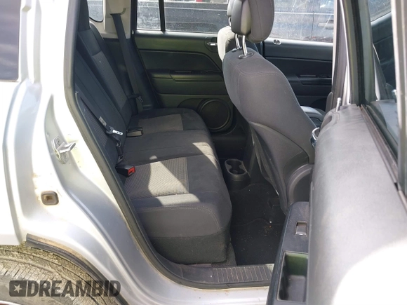 2011 Jeep Compass with VIN 1J4NT1FB4BD252724, listed as a IAAI auction lot 41247389 with 162,028 mi miles. Bid and sale history available at carsss.com. Image 8.