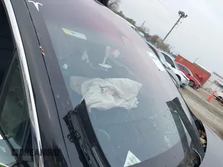 2017 Tesla Model X 90D z VIN 5YJXCBE26HF044710, wystawiony jako IAAI lot #40816228 z przebiegiem Nie podano mil oraz . Historia ofert i sprzedaży dostępna na DreamBid. Obrazek 19.