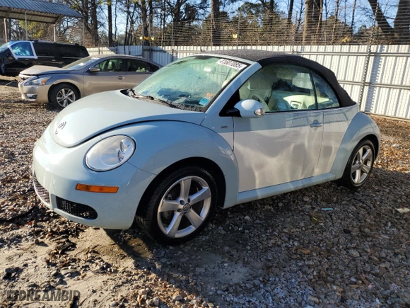 2010 Volkswagen New Beetle Convertible with VIN 3VWRW3AL8AM010691, listed as a Copart auction lot 88872555 with NaN miles and Salvage Title. Bid and sale history available at carsss.com. Image 1.