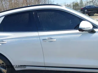 2022 Genesis GV70 Sport z VIN KMUMCDTC4NU039497, wystawiony jako IAAI lot #41668778 z przebiegiem 31 545 mil mil oraz . Historia ofert i sprzedaży dostępna na DreamBid. Obrazek 13.