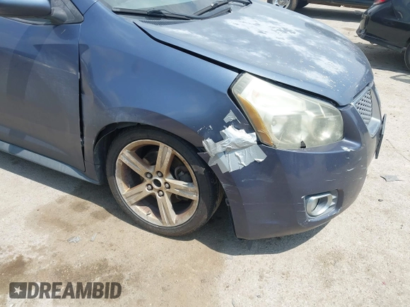 2009 Pontiac Vibe 1SB z VIN 5Y2SP670X9Z428888, wystawiony jako IAAI lot #42050932 z przebiegiem 201 929 mil mil oraz . Historia ofert i sprzedaży dostępna na DreamBid. Obrazek 6.