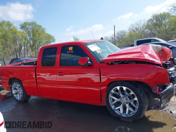 2006 Chevrolet Silverado SS z VIN 2GCEC19N161171970, wystawiony jako IAAI lot #41987549 z przebiegiem 229 928 mil mil oraz . Historia ofert i sprzedaży dostępna na DreamBid. Obrazek 14.
